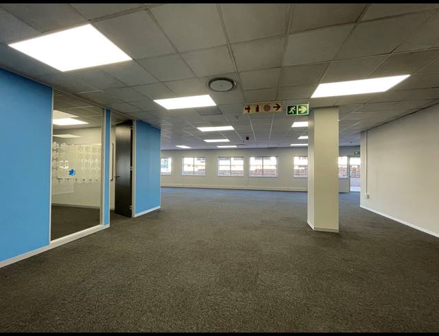 1,319M² OFFICE TO LET IN SANDTON CENTRAL